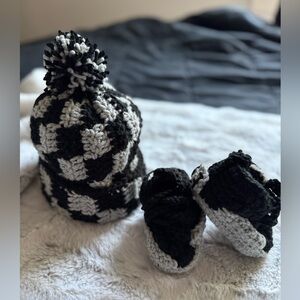 Crochet Baby Hat and Booties